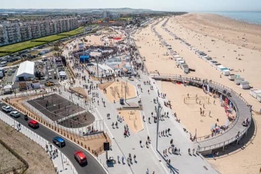 Vue de Calais illustrant la distribution de flyers et prospectus