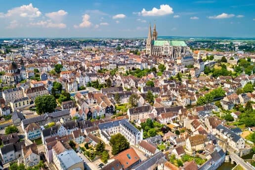 Vue de Chartres illustrant la distribution de flyer et prospectus