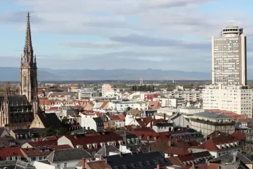 Vue de Mulhouse illustrant une campagne de distribution de flyer et prospectus